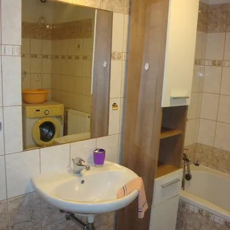 Apartman *
